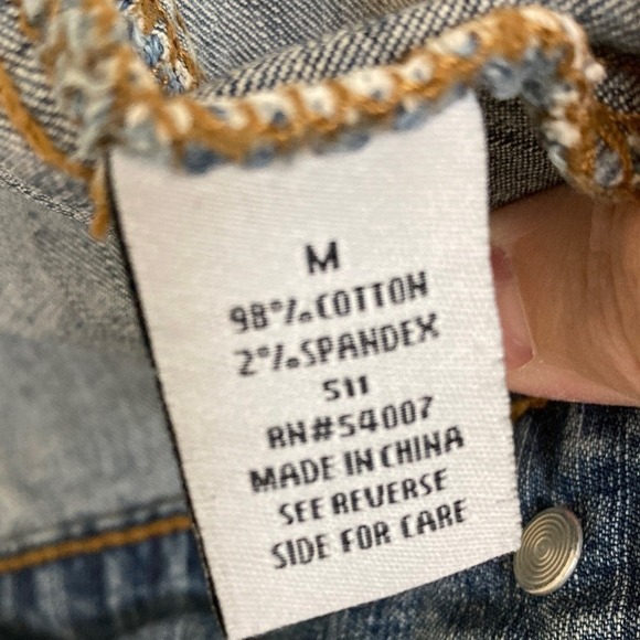 Cabi Womens Classic Denim Jacket Style 511 Size M Medium Wash Button Front - Picture 9 of 14